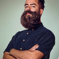 Campanha de barbeador compara barbas grandes com animais selvagens e pede: "Liberte Sua Pele"
